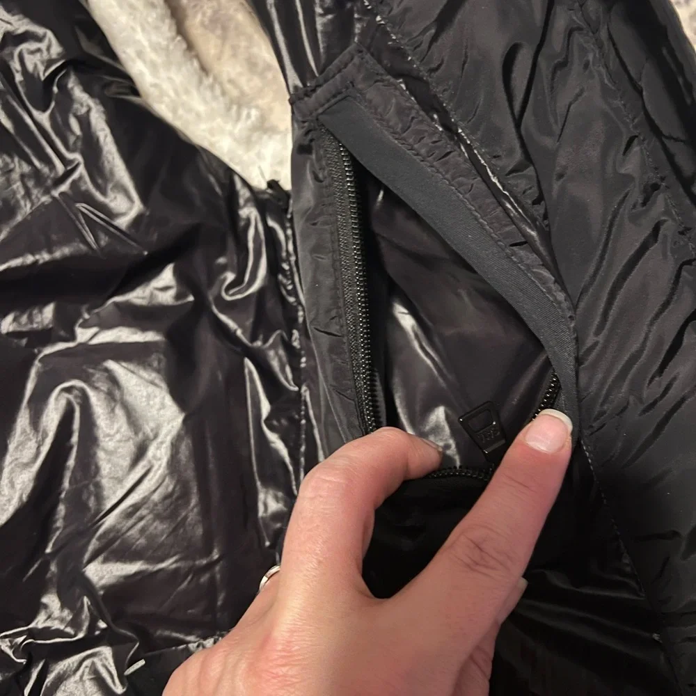 SAM. Billie Sherpa Puffer Vest. Black with White Trim - Picture 6 of 16